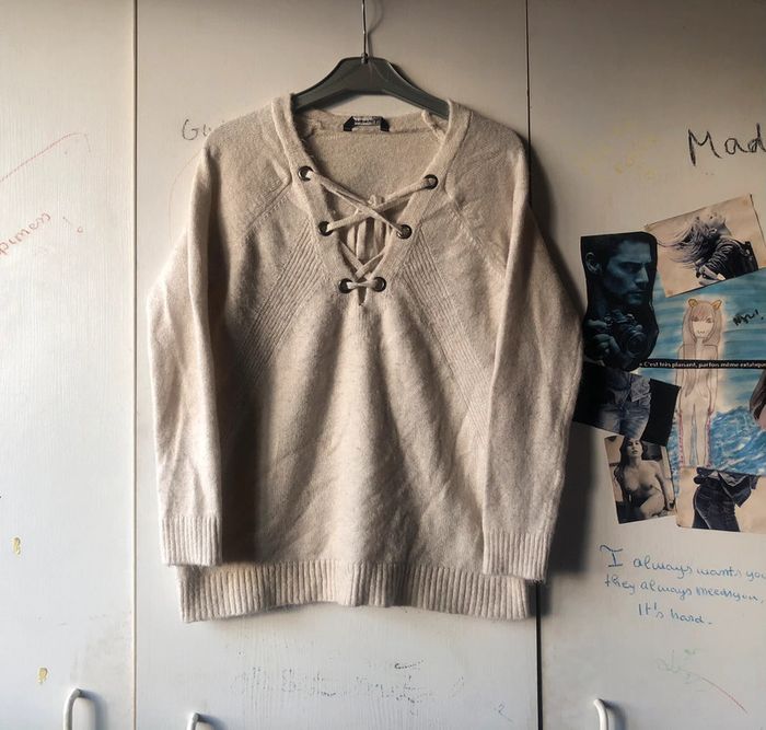Pull à lacets