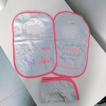 Lot de 2 bavoirs  + 1 offert
