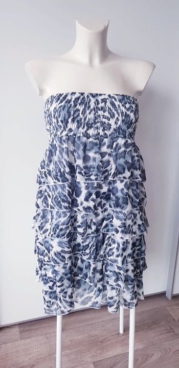 Robe à volants sans bretelles - Neuve !