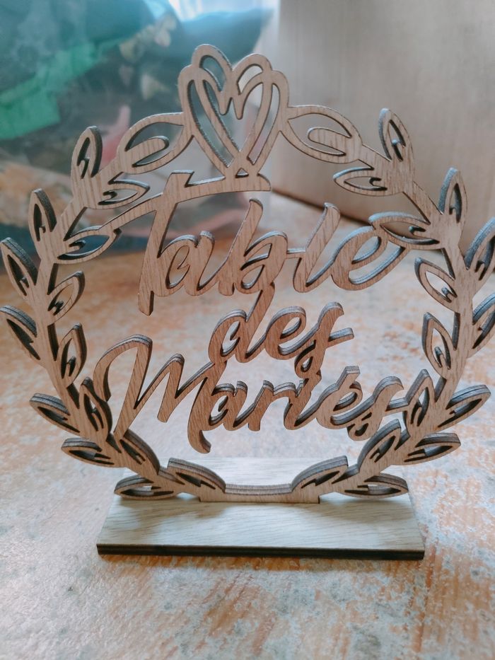 Décoration en bois pour mariage table des mariés - photo numéro 2