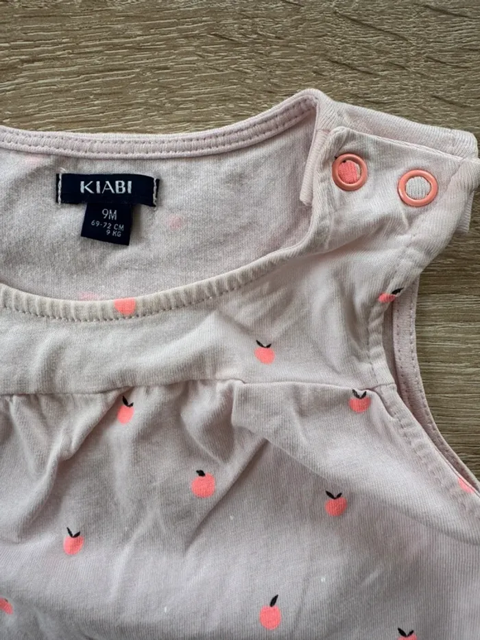Combi short rose avec pommes Kiabi 9 mois TBE - photo numéro 3