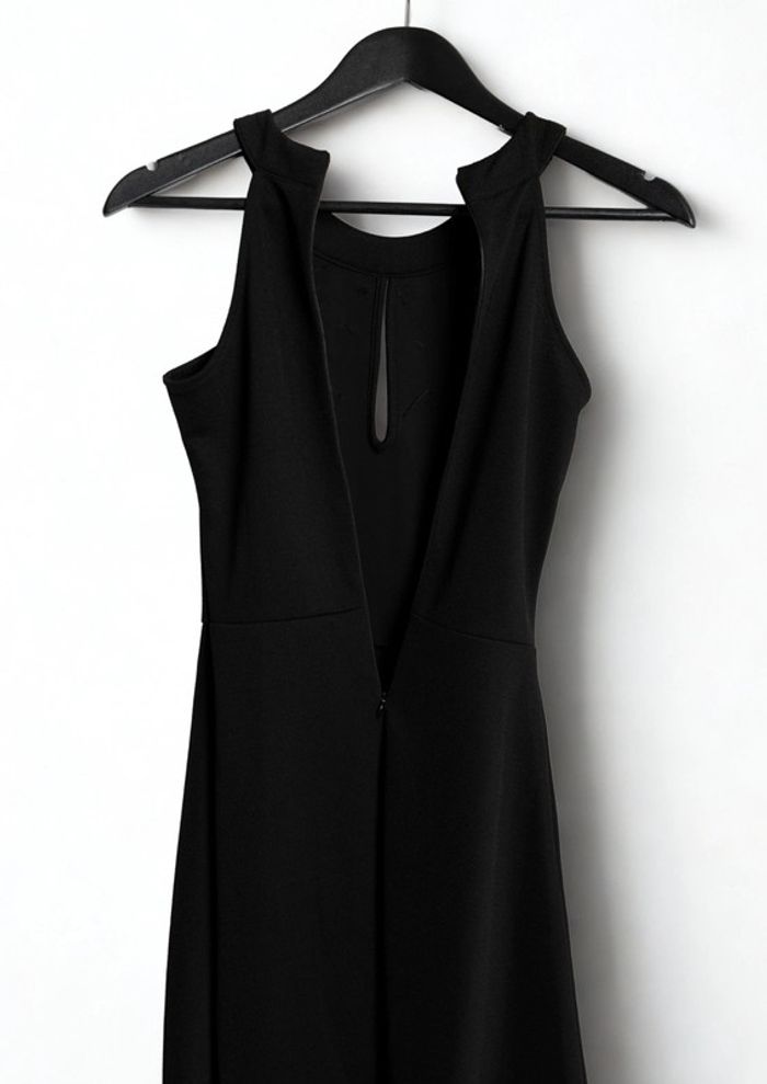 Robe noire coupe patineuse ornements strass • black dress adorned with rhinestones Size S - photo numéro 6