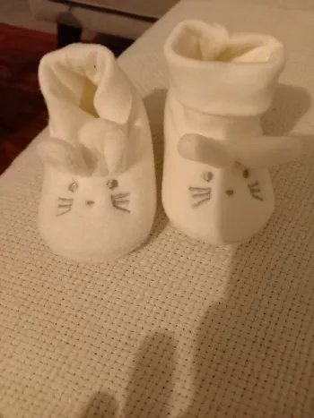 Chaussons blanc lapin pour bébé