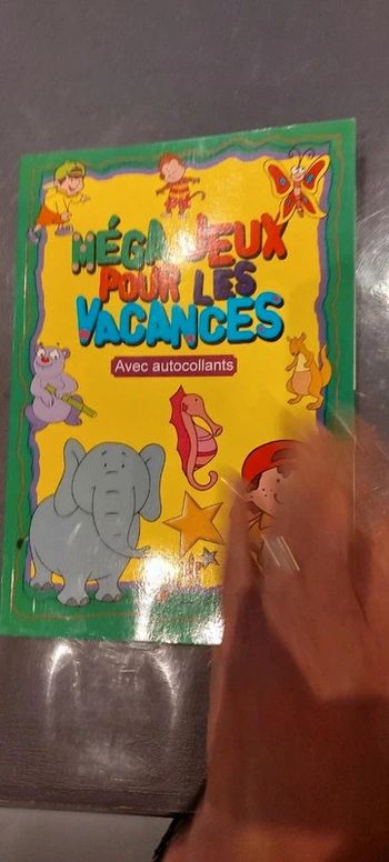 Livre activités coloriage jeux gommettes