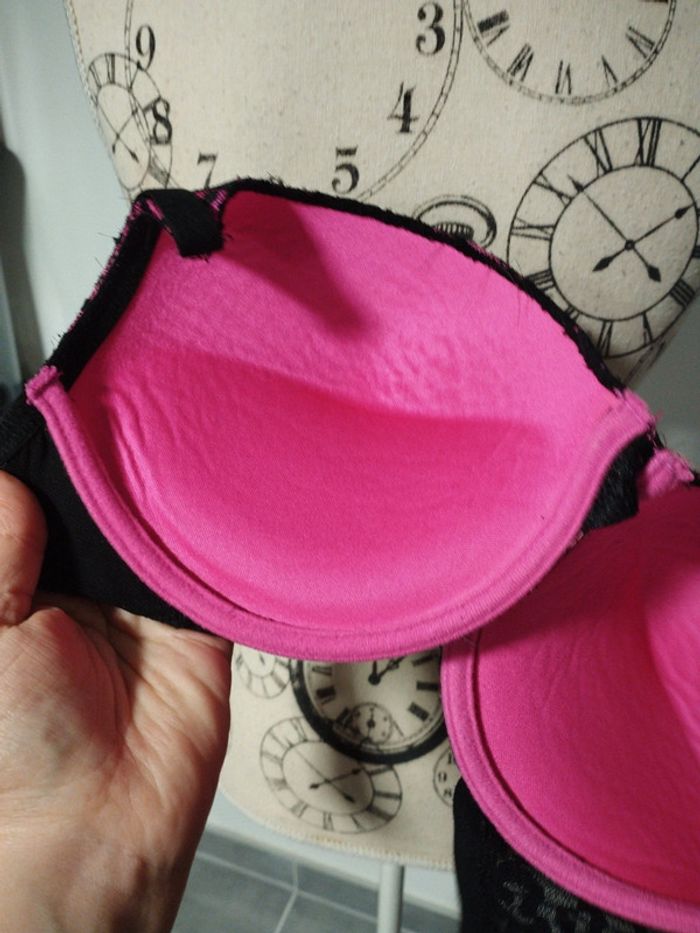 Soutien-gorge 95C bretelles croisées push up - photo numéro 9