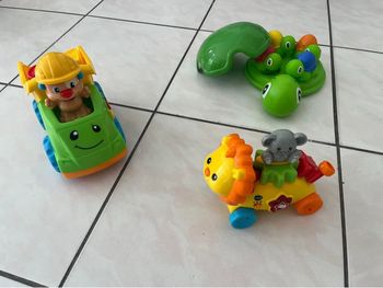 Lot jouets bébé