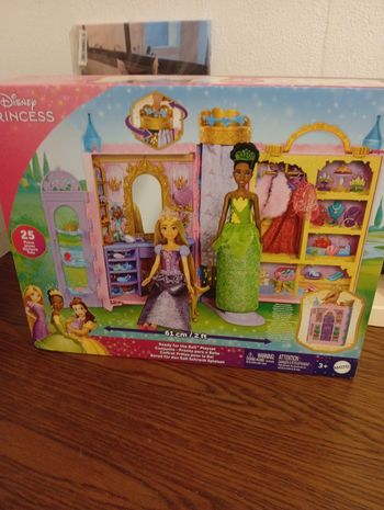 Coffret Disney princesses dressing neuf dès 3 ans 