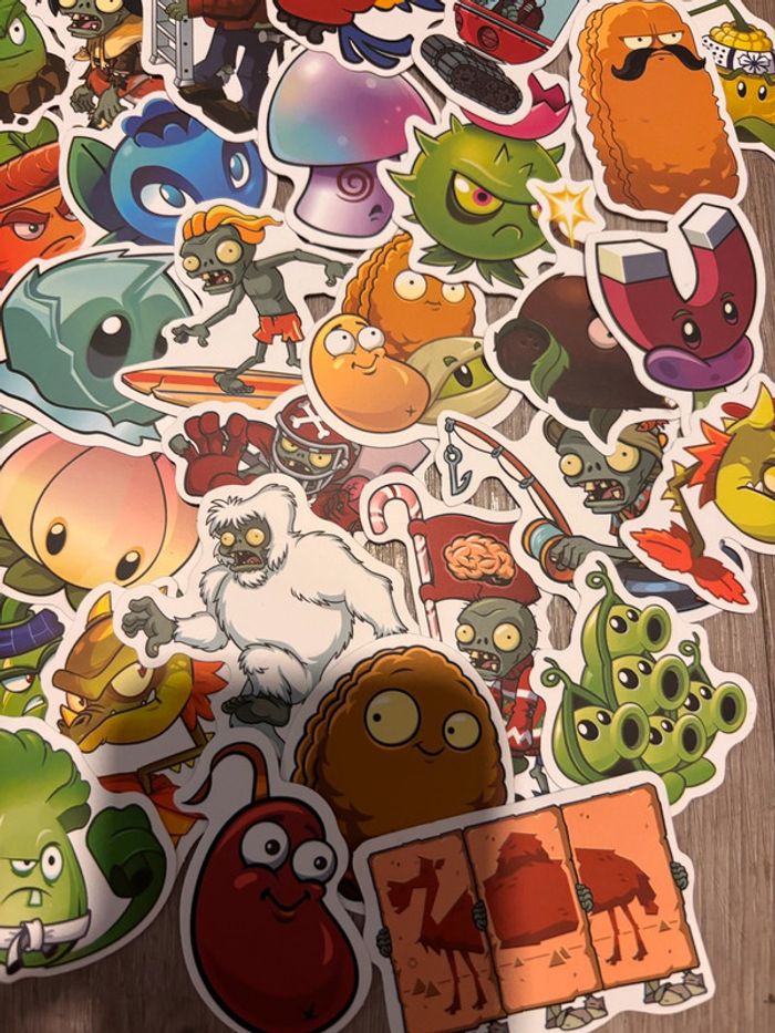 Autocollant jeu plante zombi sticker waterproof déco plants vs zombies - photo numéro 2