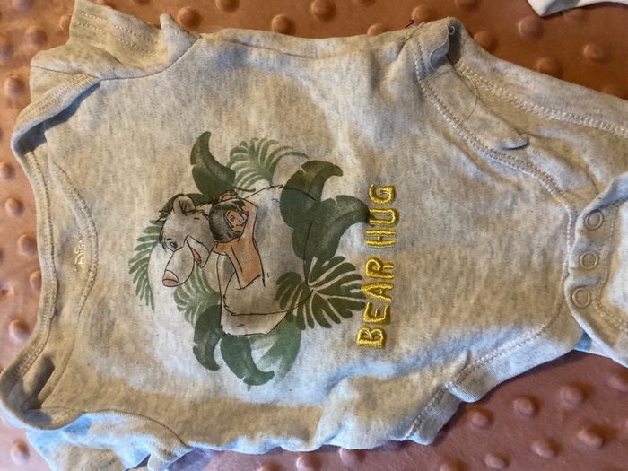 Lot de 2 bodies Disney 1 mois - photo numéro 4