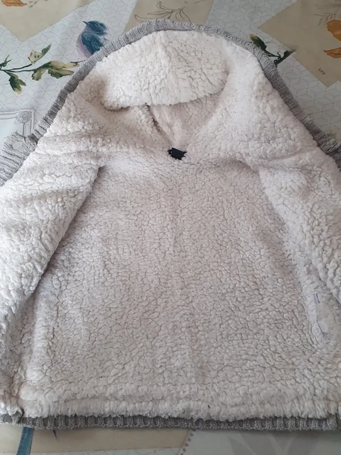 Veste fourré à capuche 18 mois - photo numéro 4