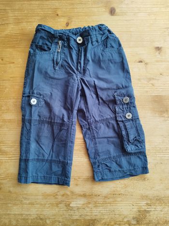 Pantacourt cargo bleu marine enfant – 4 ans – TBE