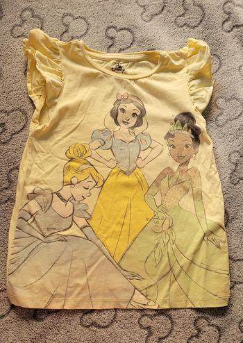 Tee-shirt princesses disney 5/6 ans