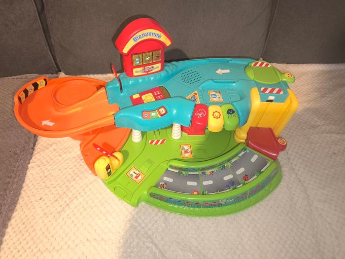 Lot garage+circuit+tremplin+camion+circuit zoo tututebolides Vtech - photo numéro 2