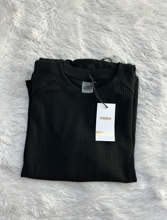 Pull Stronger - photo numéro 3