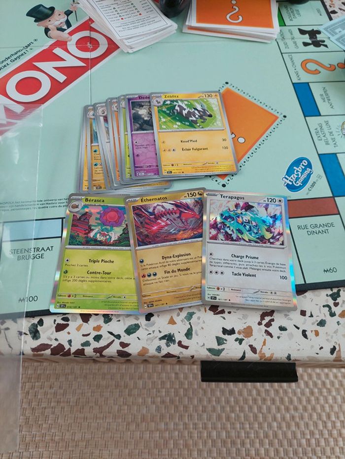 Lot de 21 carte pokemon etincelle deferlante