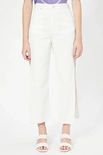 Jean Bershka blanc ouvert sur les côtés