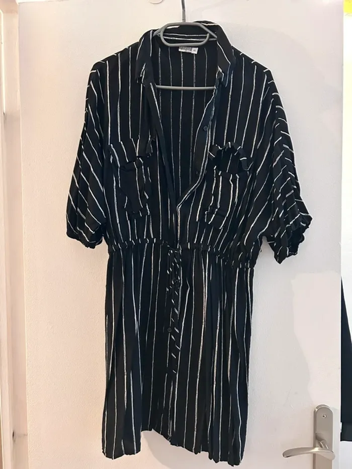 Robe manche courte noire taille 42