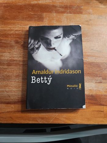 Livre : Betty