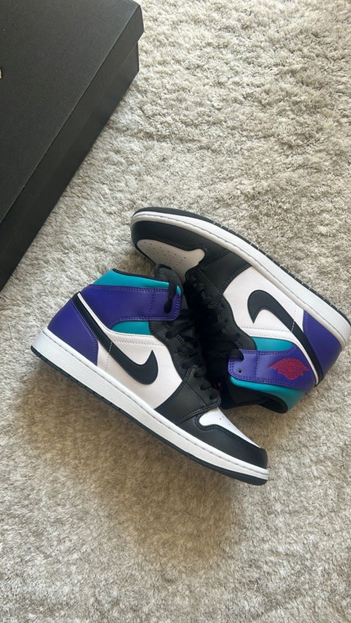 Air Jordan 1 Mid – Aqua Grape Black Toe / Blanc Violet Noir – Taille 44 - photo numéro 2