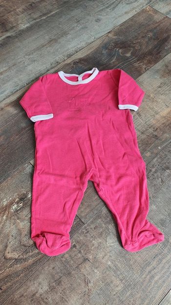 Très beau pyjamas petit bateau 3 mois en très bon état 👌