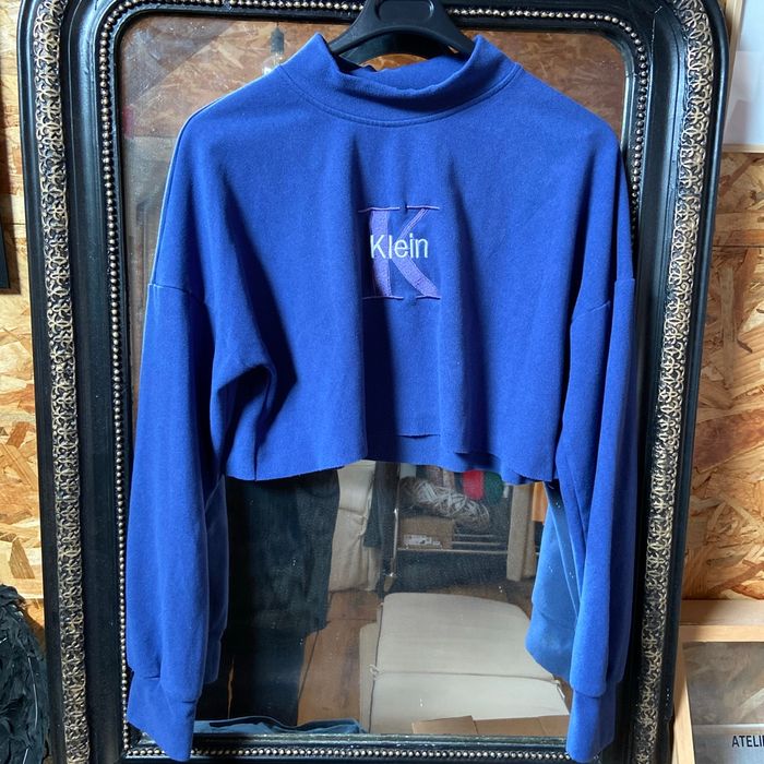 Léger sweat bleu KLein court - photo numéro 3
