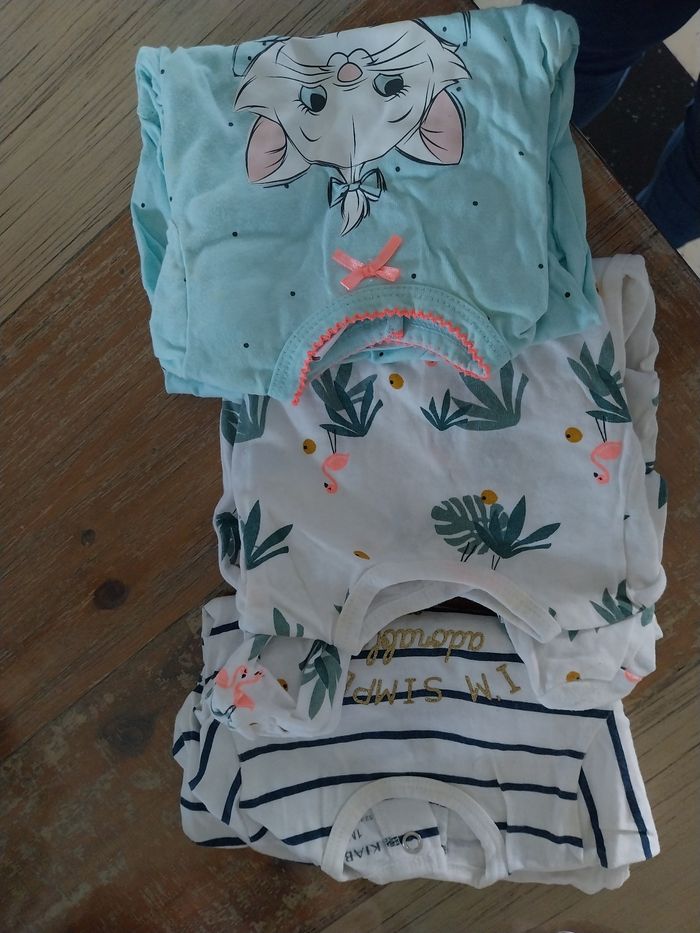 Lot Vêtements 1 mois fille - photo numéro 3