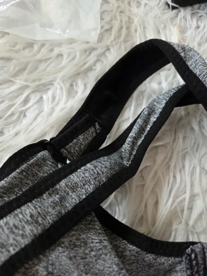🤗 Brassière de sport femme T.M neuve grise - photo numéro 6