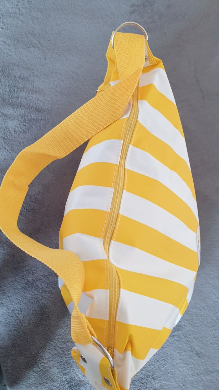 Neuf grand sac de plage besace à rayures jaunes et blanches Roc - photo numéro 3