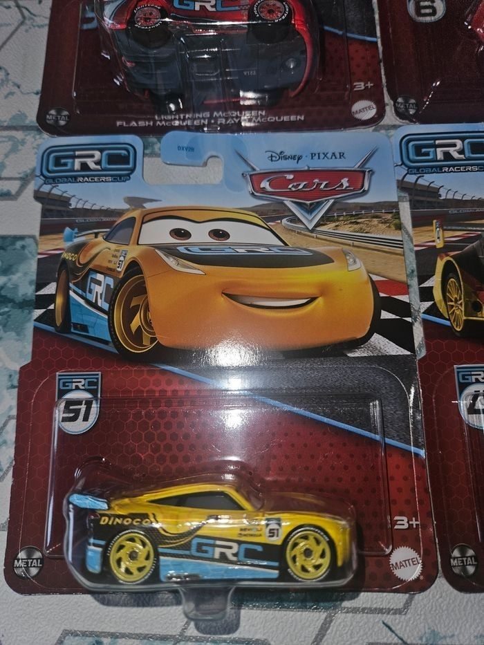 4 voitures cars Mattel neuves Disney Pixars série spéciale GRC - photo numéro 4