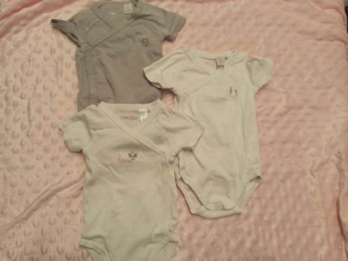 Lot 3 bodys manches courtes Obaïbi