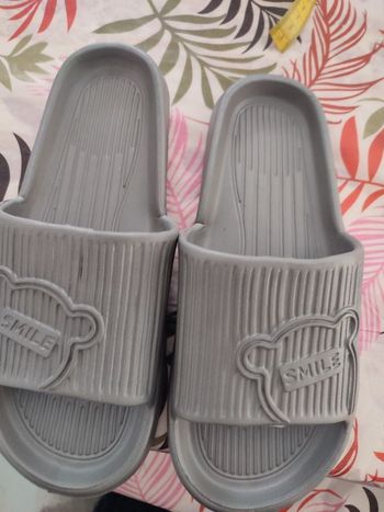 #kytie40femme. Claquette taille 40/41