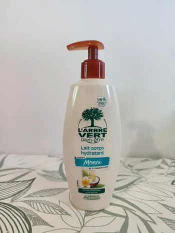 L'arbre vert lait corps hydratant monoi 250ml valeur 14€  à utiliser 12 mois après ouverture