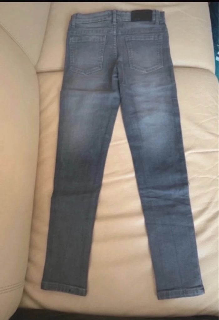 Jeans neuf - photo numéro 4