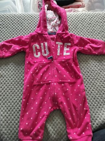 Combinaison neuve polaire rose carter's 3 mois.