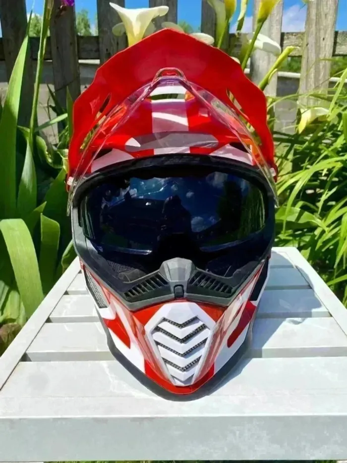 Casque de moto - photo numéro 3