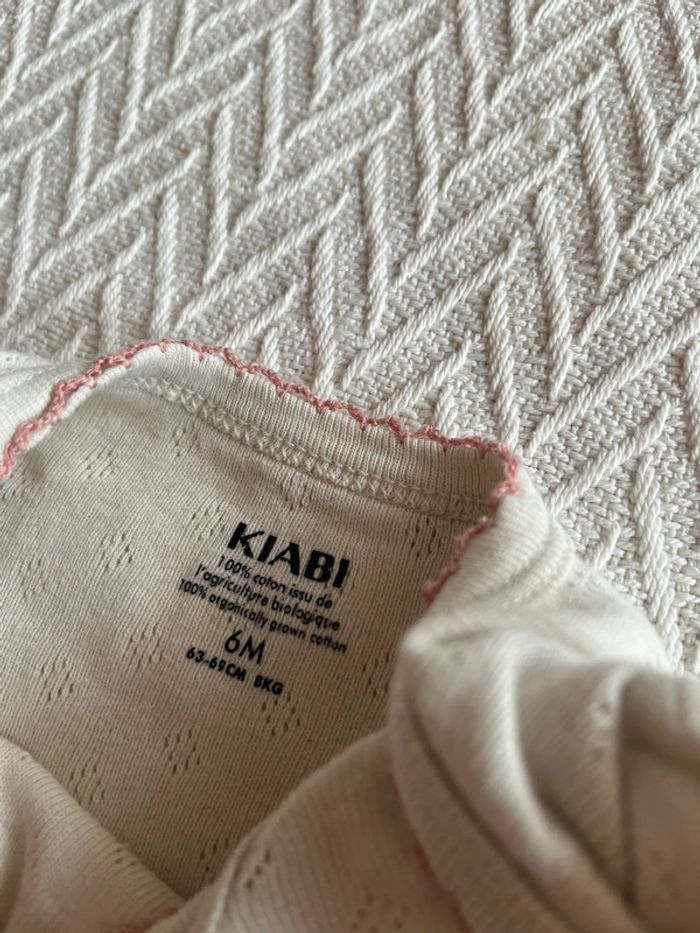 Lot bodies 6 mois - photo numéro 3