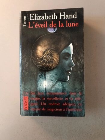 Terreur Élisabeth hand l'éveil de la lune