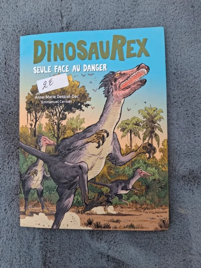 Livre " dinosaure "