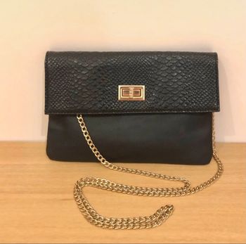 Petit sac à main noir et or 