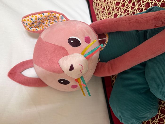Grand chat des découvertes LILLIPUTIENS Une peluche géante 5-en-1 à la fois décorative, sensorielle - photo numéro 2