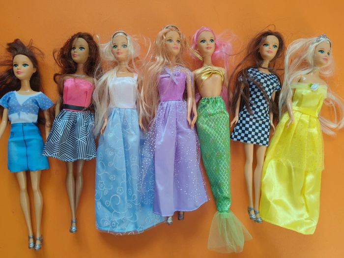 Poupées type barbie