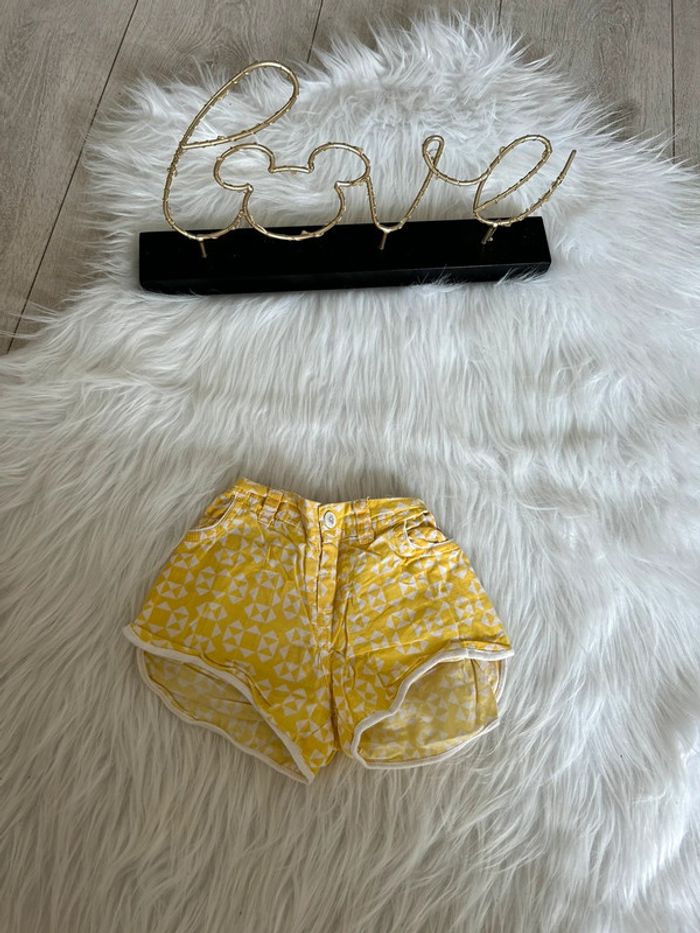 Très beau short jaune 🥰 taille 12 mois kimbaloo