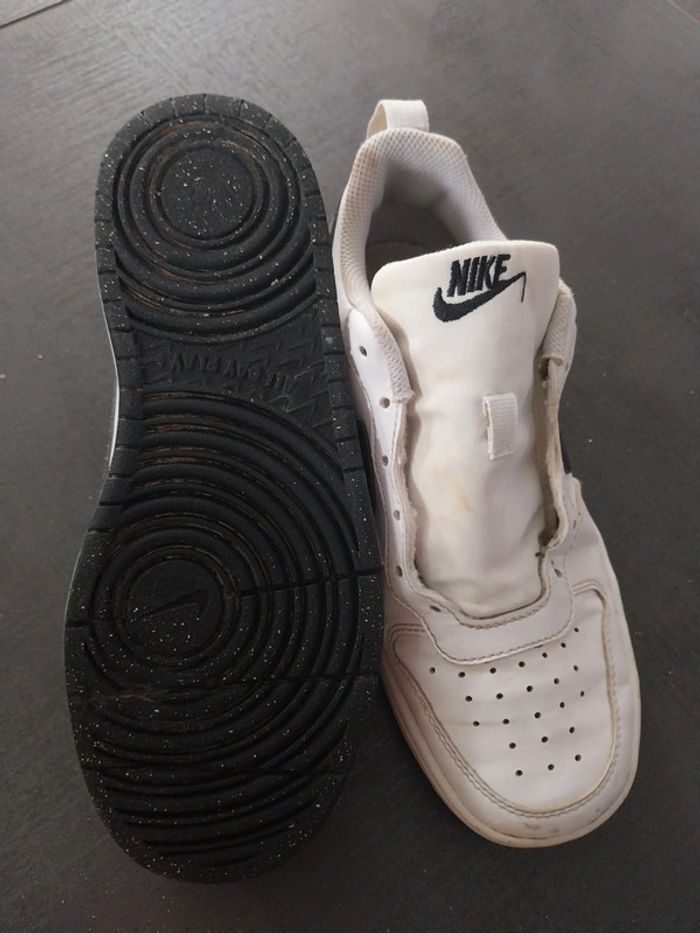 Baskets Nike pointure 37.5 sans lacets - photo numéro 4