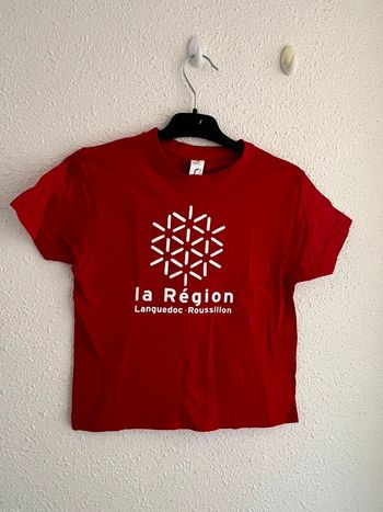 T-shirt Région taille 6 ans💫
