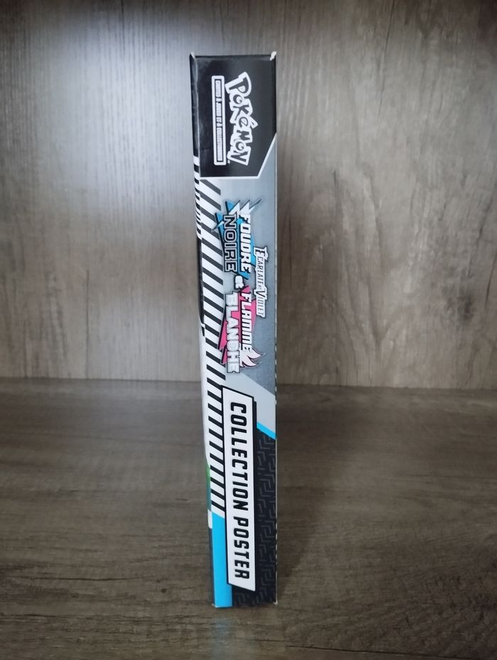 Pokémon collection poster foudre noire et flamme Blanche - photo numéro 4