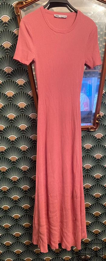 Robe en laine évasée vieux rose taille S. Zara.