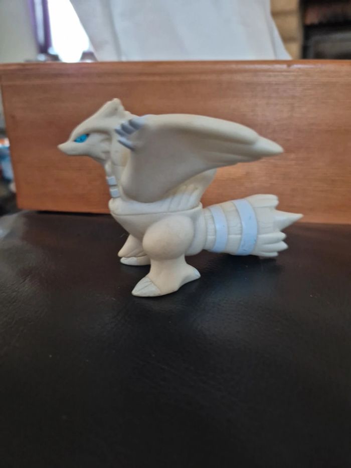 figurine pokemon reshiram articule - photo numéro 4