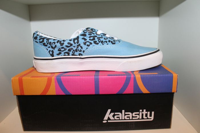 belle baskets basse bleu et noire 36 - photo numéro 2