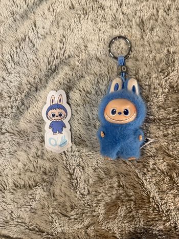 Labubu pin for love lettre O