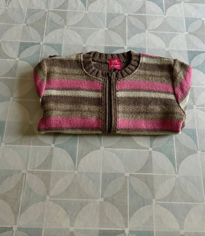 Gilet fille- 8 ans - Duger - en très bon état - photo numéro 4